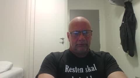 Snapshot of sandnesrune523 chatting on 04-14-26, 05:08 sandnesrune523 online show from 04-14-26, 05:08