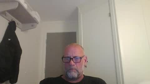 Snapshot of sandnesrune523 chatting on 05-18-26, 05:41 sandnesrune523 online show from 05-18-26, 05:41