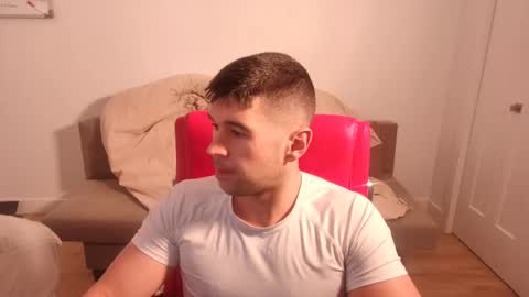 Snapshot of sandow_ chatting on 10-02-25, 04:14 Sandow online show from 10-02-25, 04:14