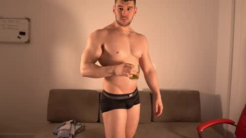 Sandow online show from 03-12-26, 09:54