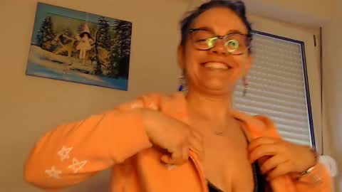 Sandra online show from 02-21-26, 03:13