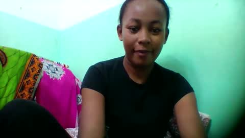 sandra1253099 online show from 12-18-25, 06:41