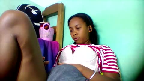 sandra1253099 online show from 06-10-26, 06:29