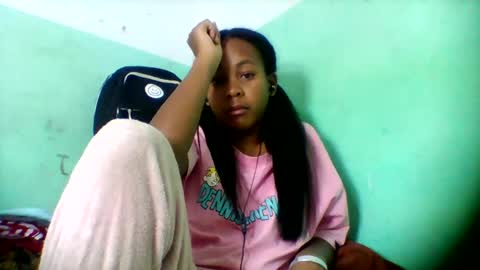 sandra1253099 online show from 06-12-26, 07:13
