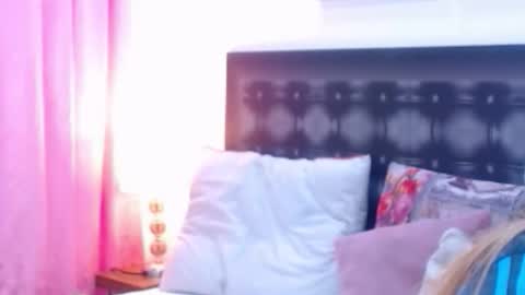 SANDRA online show from 11-22-25, 10:47