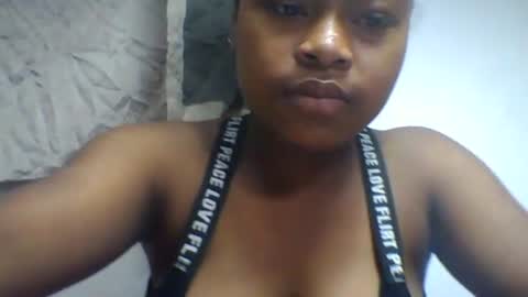 Snapshot of sandraalyd chatting on 07-30-26, 05:17 sandraalyd online show from 07-30-26, 05:17