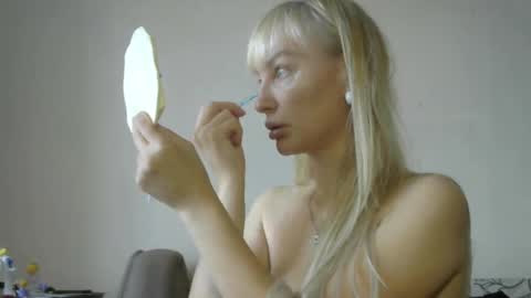 Sandra online show from 09-19-25, 09:32