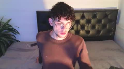 Snapshot of sandro_vitali chatting on 10-16-25, 05:41 sandro_vitali online show from 10-16-25, 05:41