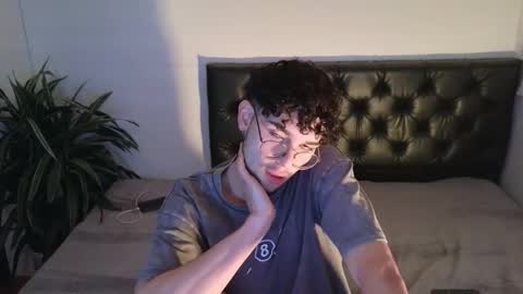 Snapshot of sandro_vitali chatting on 10-17-25, 06:38 sandro_vitali online show from 10-17-25, 06:38