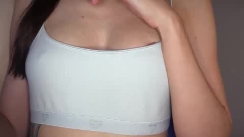 Snapshot of sandysun_shine chatting on 12-15-25, 10:03 Sandy online show from 12-15-25, 10:03