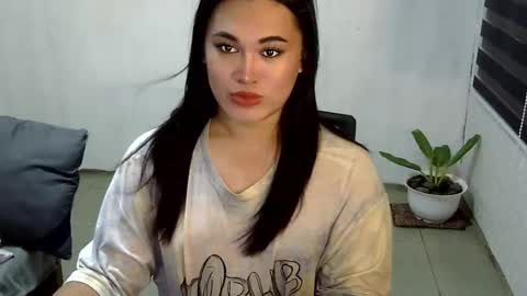 Snapshot of sangre_danaya chatting on 10-20-25, 06:58 DANAYA online show from 10-20-25, 06:58