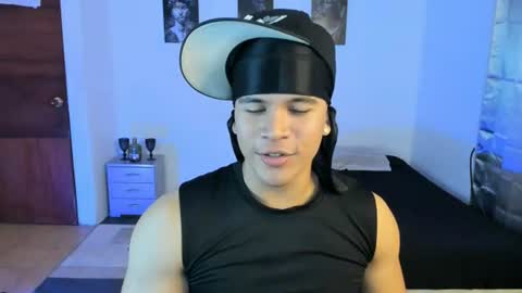 Snapshot of sant_wahlberg chatting on 07-22-26, 10:56 Sant online show from 07-22-26, 10:56