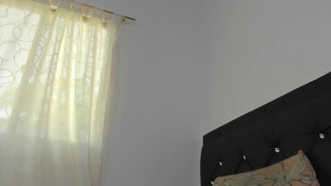 Santibrown online show from 10-02-25, 05:42