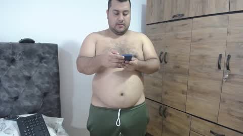 Snapshot of santi_hothot chatting on 09-29-25, 07:30 Santiago online show from 09-29-25, 07:30