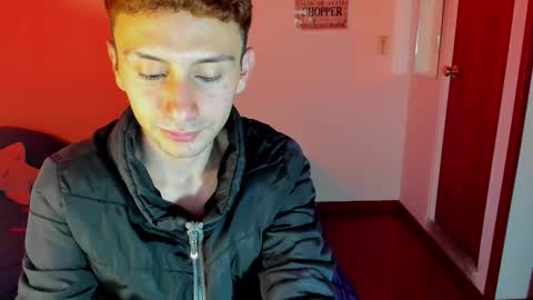 Snapshot of santi_mateo chatting on 10-25-25, 04:42 Santi online show from 10-25-25, 04:42