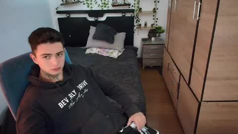 santi_ss online show from 05-18-26, 02:12