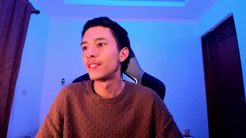 santi_twink19 online show from 12-10-24, 06:01