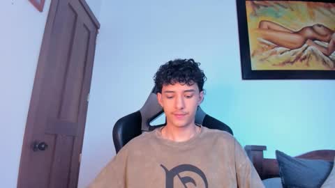 santi_twink19 online show from 09-27-25, 11:37