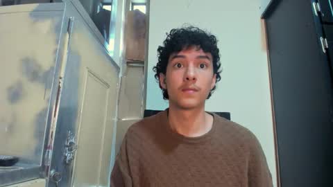 santi_twink19 online show from 11-12-25, 08:19