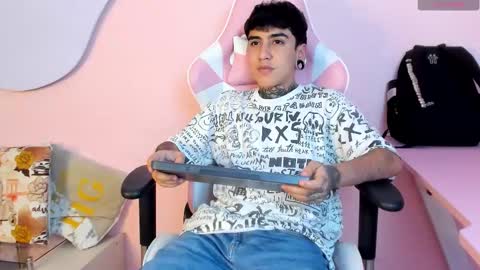 SantiAbader online show from 10-26-25, 03:34