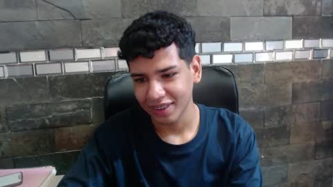 santi online show from 11-20-25, 01:17