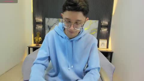 Snapshot of santiago_russo18 chatting on 09-12-25, 12:38 santiago_russo18 online show from 09-12-25, 12:38