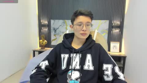 Snapshot of santiago_russo18 chatting on 09-17-25, 12:07 santiago_russo18 online show from 09-17-25, 12:07
