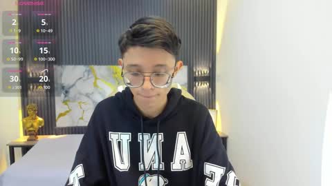 Snapshot of santiago_russo18 chatting on 09-21-25, 01:02 santiago_russo18 online show from 09-21-25, 01:02