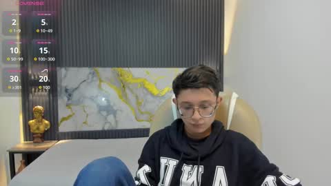 Snapshot of santiago_russo18 chatting on 10-06-25, 12:35 santiago_russo18 online show from 10-06-25, 12:35