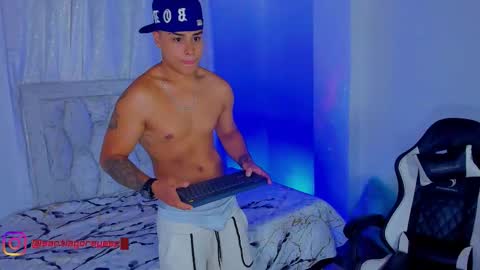 Snapshot of santiagoreyesft chatting on 01-13-26, 12:05 Santi Reyes online show from 01-13-26, 12:05