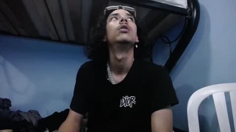 Santiago    online show from 02-02-25, 03:21