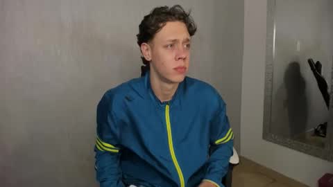 Julius Novachrono  online show from 10-22-25, 07:46