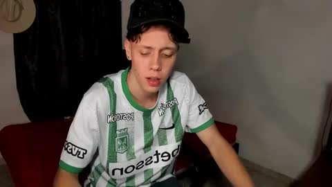 Snapshot of santiceballo chatting on 12-18-25, 07:47 Julius Novachrono online show from 12-18-25, 07:47