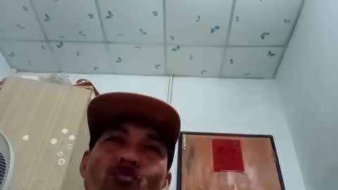 santichai561323 online show from 02-06-25, 01:38