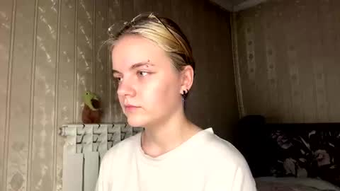 Snapshot of santinalabonne chatting on 06-27-26, 12:22 Rina online show from 06-27-26, 12:22