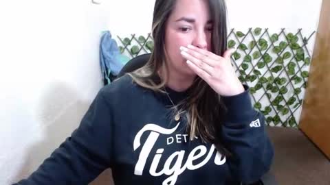Snapshot of santos_tania1 chatting on 06-16-26, 05:04 tania online show from 06-16-26, 05:04