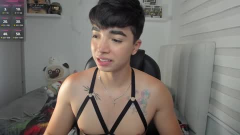 Mr. Santiago online show from 04-05-26, 01:41