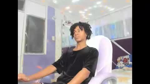 Snapshot of santy_bigcock_01 chatting on 01-15-26, 01:10 santy online show from 01-15-26, 01:10