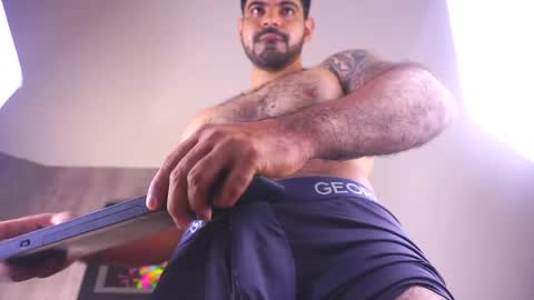 Snapshot of santy_king25 chatting on 04-27-26, 02:48 santiago online show from 04-27-26, 02:48