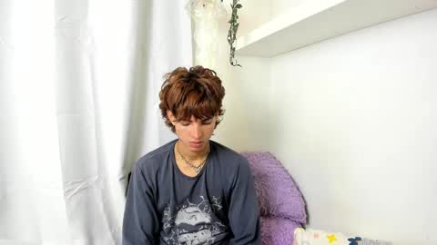 Snapshot of santy_kitty chatting on 01-06-25, 06:36 kitty online show from 01-06-25, 06:36