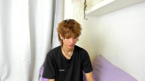 Snapshot of santy_kitty chatting on 02-15-25, 12:04 kitty online show from 02-15-25, 12:04