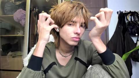 Snapshot of santy_kitty chatting on 03-12-25, 02:20 kitty online show from 03-12-25, 02:20