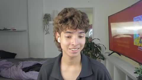 Snapshot of santy_kitty chatting on 11-20-25, 01:06 kitty online show from 11-20-25, 01:06