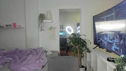 Snapshot of santy_kitty chatting on 11-22-25, 04:22 kitty online show from 11-22-25, 04:22