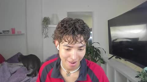 Snapshot of santy_kitty chatting on 11-22-25, 10:42 kitty online show from 11-22-25, 10:42