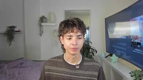 Snapshot of santy_kitty chatting on 12-02-25, 02:39 kitty online show from 12-02-25, 02:39