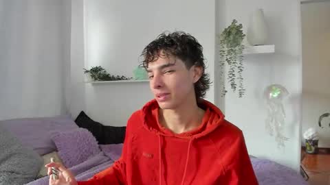 Snapshot of santy_kitty chatting on 01-15-26, 05:49 kitty online show from 01-15-26, 05:49