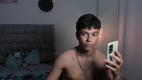 Snapshot of santy_stump chatting on 11-22-25, 09:47 santy_stump online show from 11-22-25, 09:47