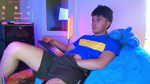 Santyago online show from 11-19-25, 07:03