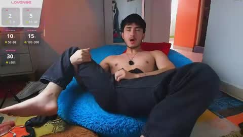 Snapshot of santyago_taylor chatting on 06-16-26, 10:01 Santyago online show from 06-16-26, 10:01